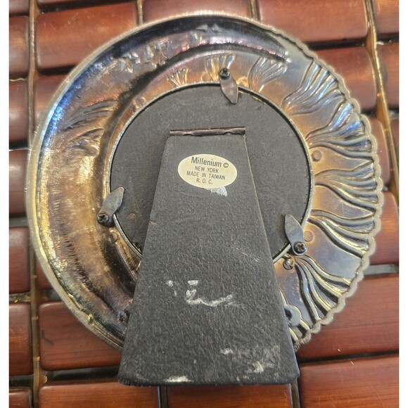 Vintage Man In The Moon Pewter Picture Frame Celestial Moon Sun Stars 5.5" Dia - Picture 3 of 3